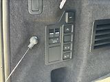 Land Rover Discovery 3,0 D300 R-Dynamic HSE AT AWD - náhled 30