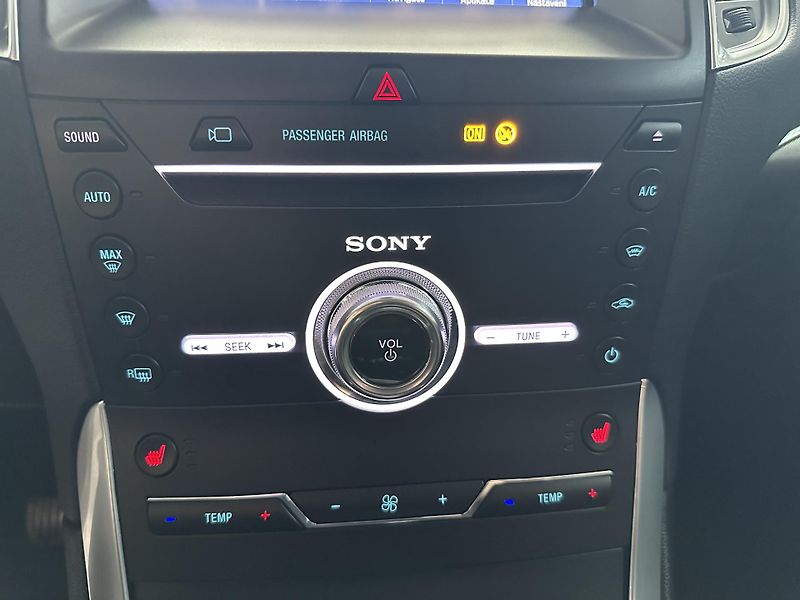 Ford Galaxy Titanium 2.5i HEV 190k aut. - fotka 23 z 33