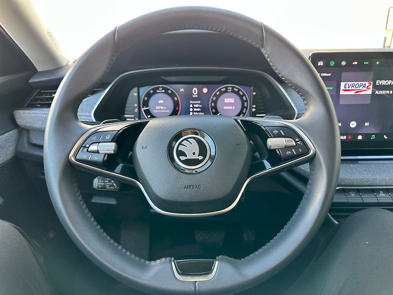 Škoda Octavia (2024) 1.5 TSI 110kW MHEV Top Selecti - fotka 12 z 24