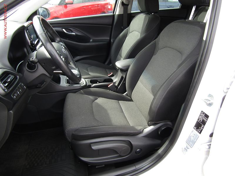 Hyundai i30 (2021) 1.6 CRDi, ČR, Smart, LED - fotka 9 z 18