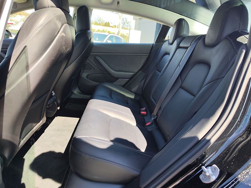 Tesla Model 3 EV/366kW Long Range Dual M. - fotka 12 z 28