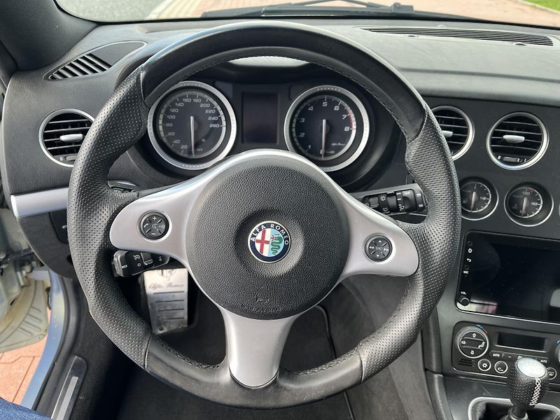 Alfa Romeo Brera 3.2 JTS ČR - fotka 22 z 37
