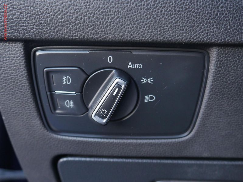 Volkswagen Passat (2018) 2.0TDi, DSG, navi - fotka 22 z 24