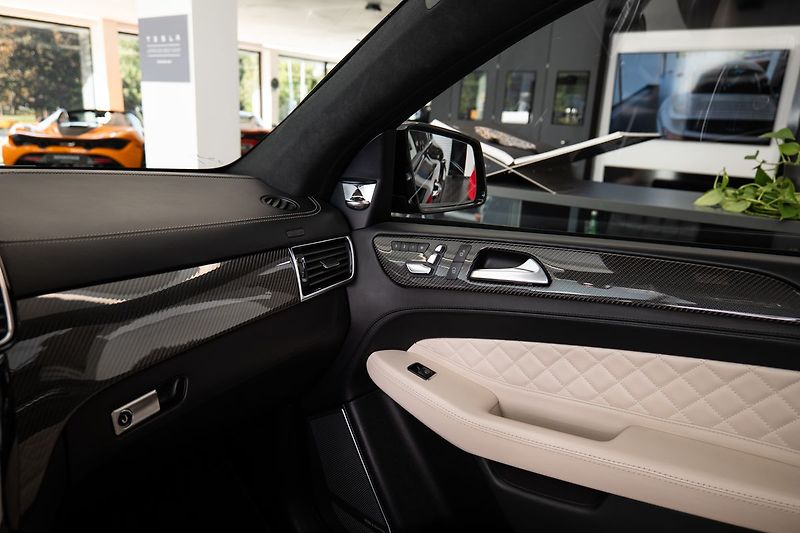 Mercedes-Benz GLE d 4MATIC AMG - fotka 19 z 25