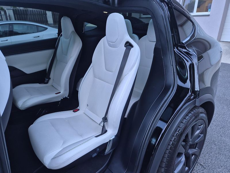 Tesla Model X 100kwH PLAID 750kw TZ - fotka 41 z 48