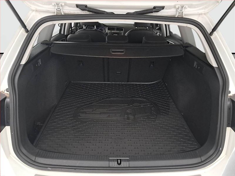 Volkswagen Golf (2016) Highline 1.2 TSI, Serv.kniha - fotka 14 z 17