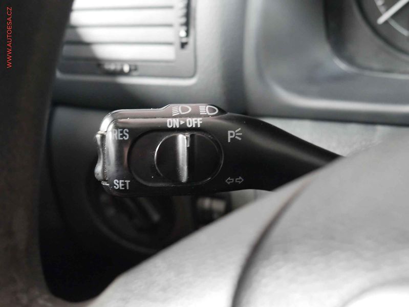 Škoda Octavia (2010) 1.9 TDi, AC, temp - fotka 12 z 16