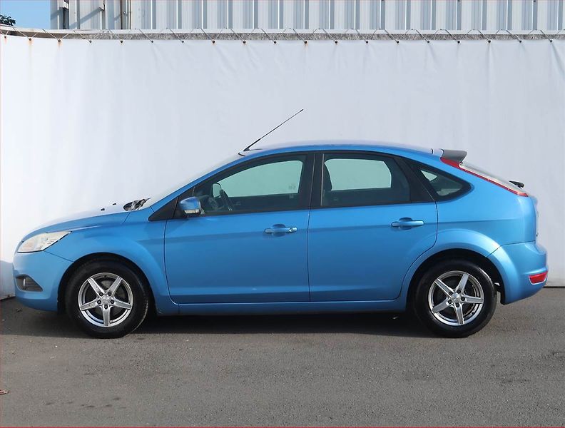 Ford Focus (2011) 1.6 16V, nová STK, jezdí dobře - fotka 3 z 17
