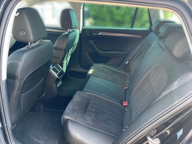 Škoda Superb 2,0 TDI 110 Style AT - fotka 8 z 11