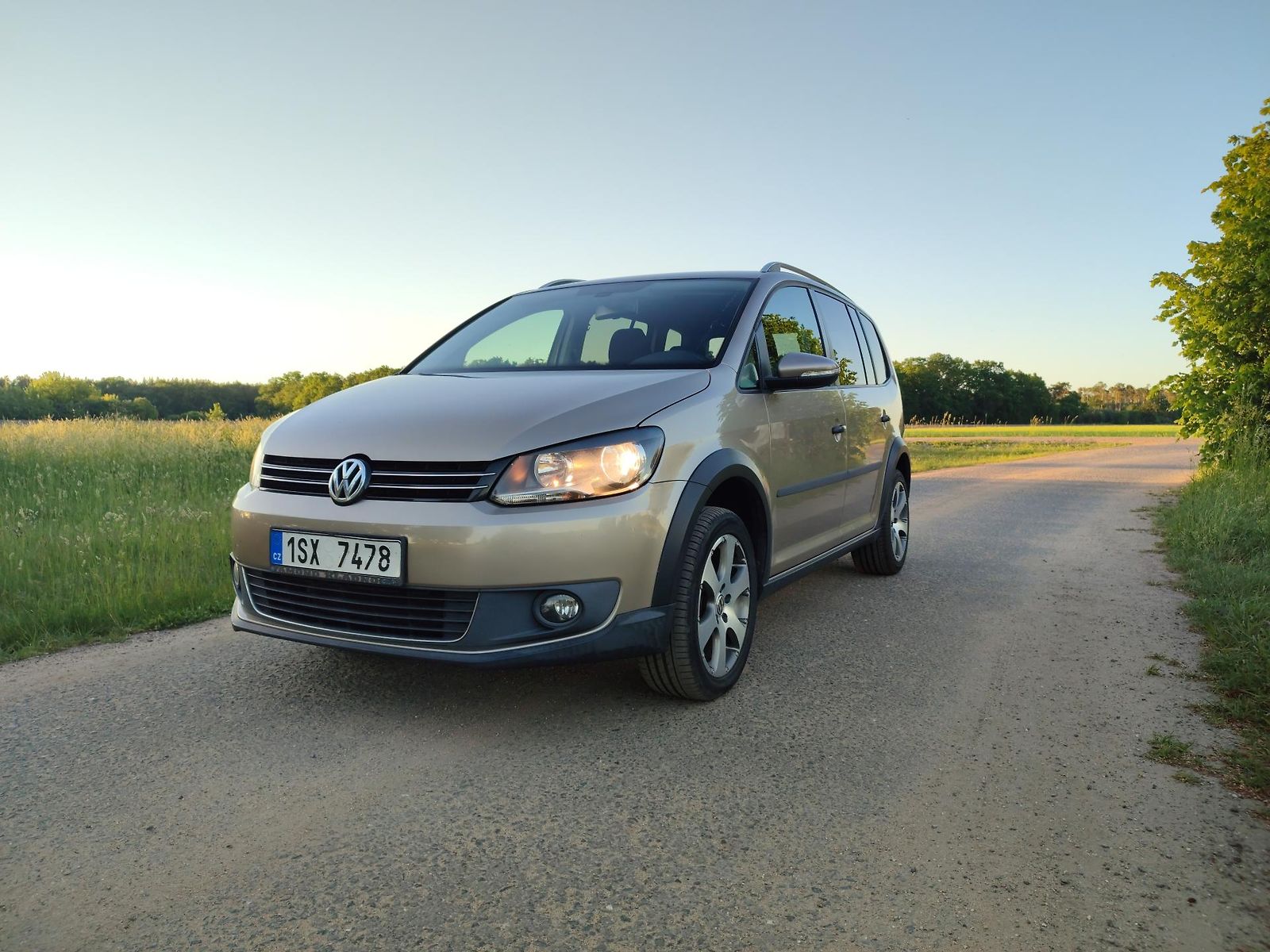 Volkswagen Touran Cross 