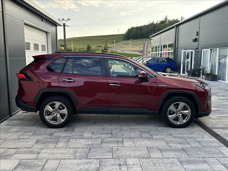 Toyota RAV4 2,5 HSD 222PS  Executive 4x4 A - fotka 6 z 56