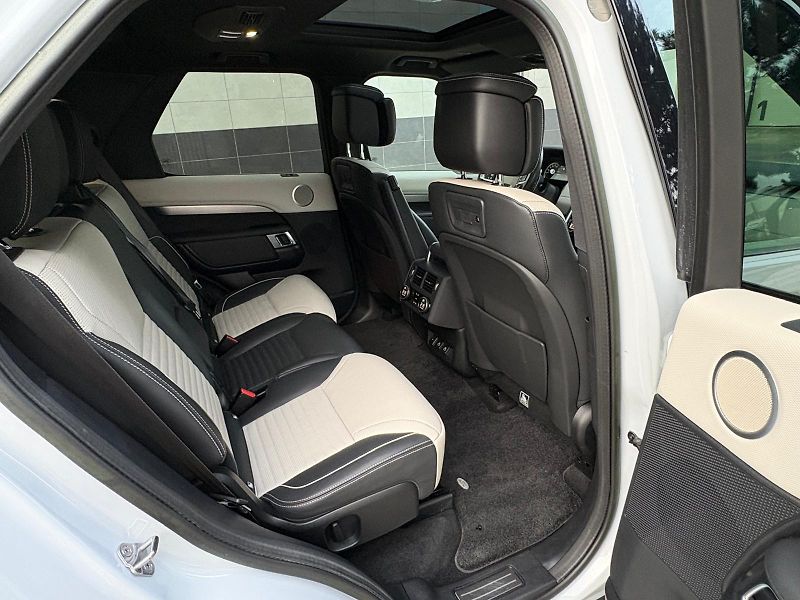 Land Rover Discovery D300, R-Dynamic HSE, ČR, DPH - fotka 48 z 61