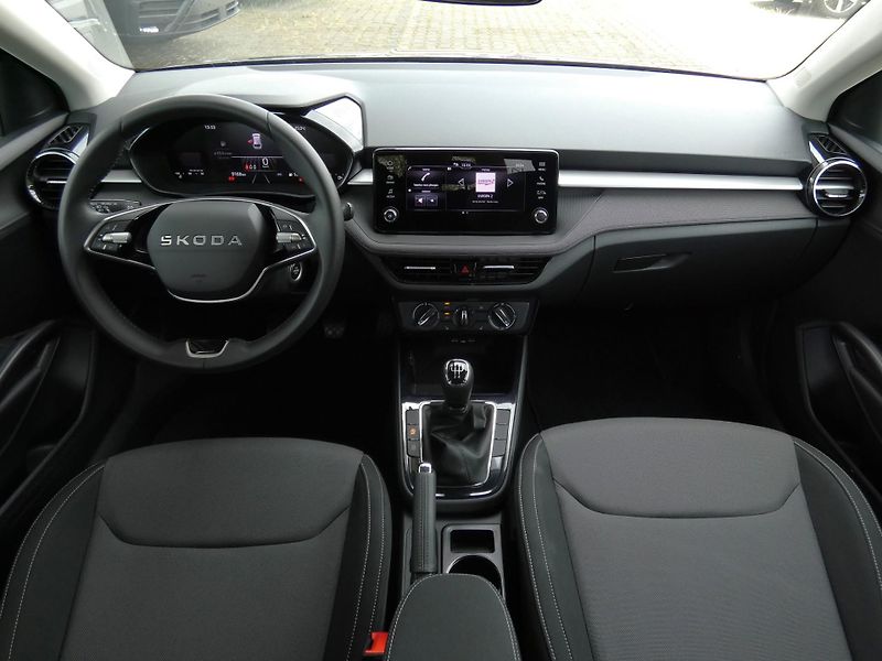 Škoda Fabia Selection 1.0 MPI /59kW - fotka 17 z 30