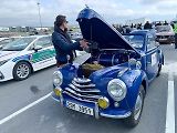 Majitelé automobilových veteránů absolvovali čtyřdenní závod Oldtimer Express. Na snímku je Škoda Tudor z roku 1951 při zastávce.