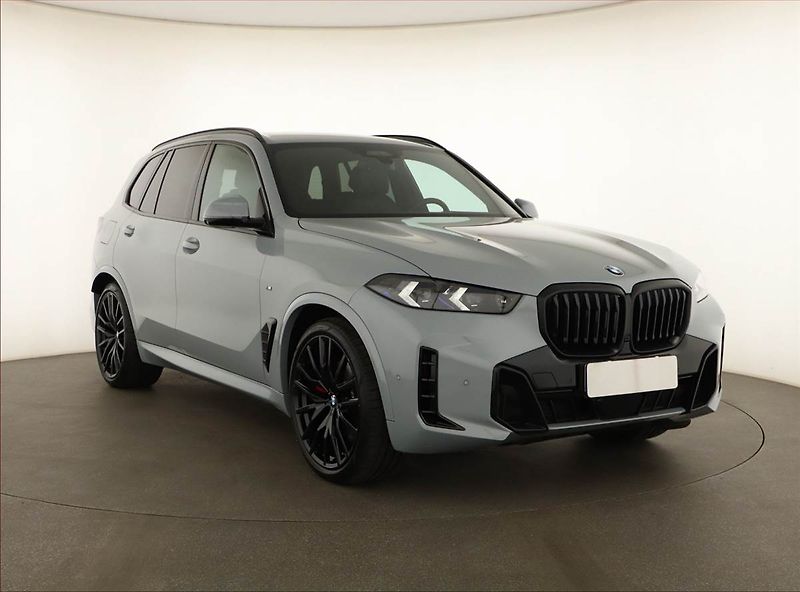 BMW X5 (2025) xDrive40i, M PAKET, DPH - fotka 1 z 30