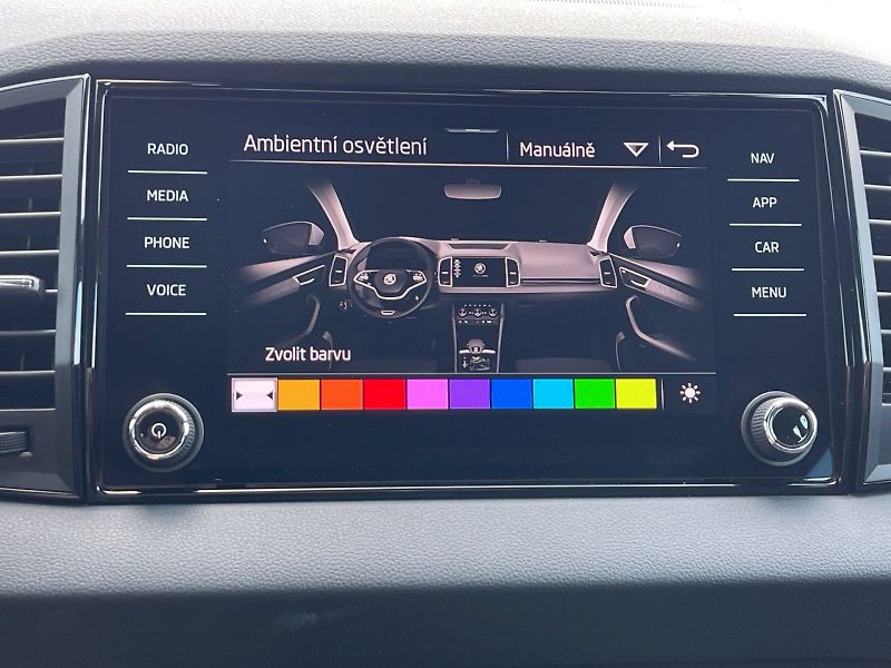 Škoda Karoq (2024) 2.0 TDI 110 kW 4x4 DSG SportLi - fotka 19 z 35