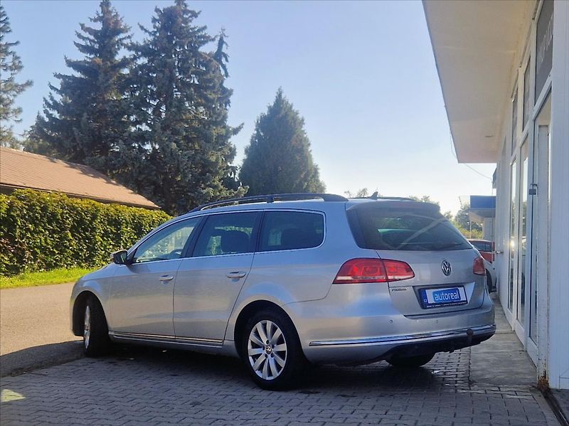 Volkswagen Passat 1,4 TSI DSG AUTOAC SENZOR TAŽN - fotka 3 z 37