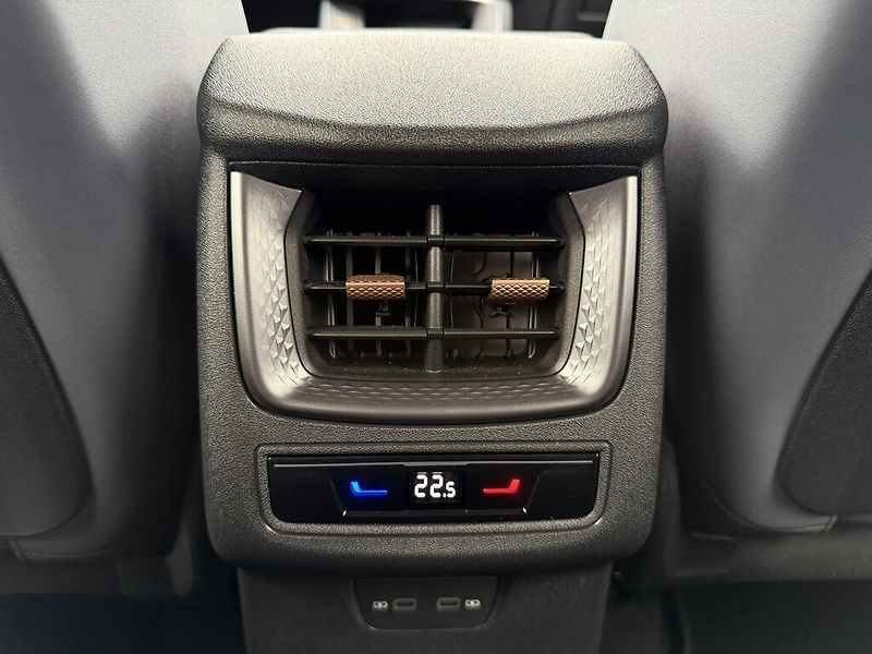 Cupra Terramar DSG 4WD 2,0 TSi 150 kW - fotka 20 z 24