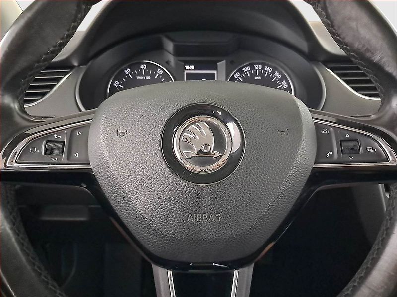 Škoda Octavia (2016) 1.4 TSI, Tempomat - fotka 16 z 18