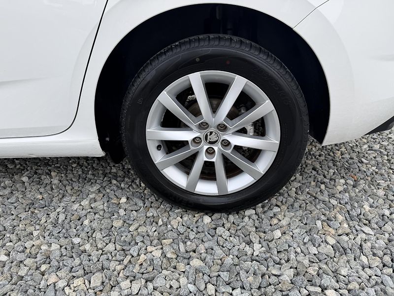 Škoda Scala 1.6TDi 115PS 6R STYLE LED STK! - fotka 34 z 153