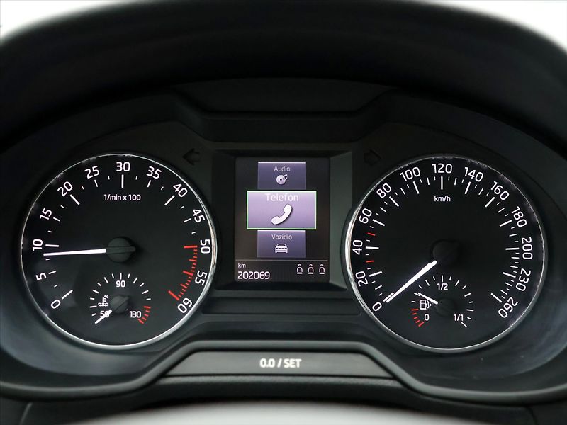 Škoda Octavia 2,0 TDI 110kW Elegance CZ - fotka 15 z 33
