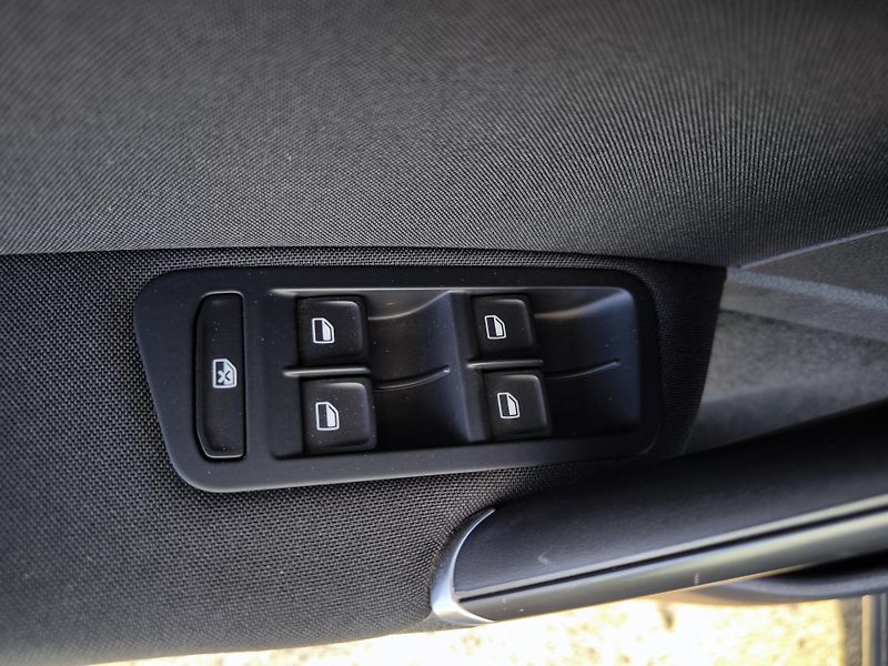 Volkswagen Golf 7 1,4TSI 90kW LED OSRAM 8xALU - fotka 23 z 82