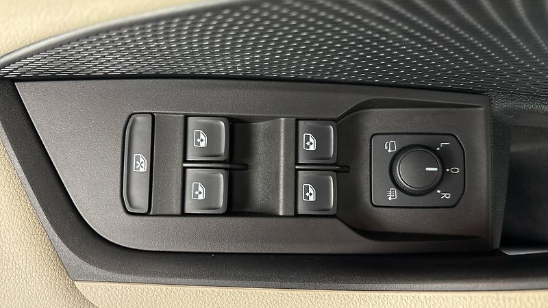 Škoda Octavia 2.0 TSI DSG 4x4 Style Combi - fotka 22 z 27