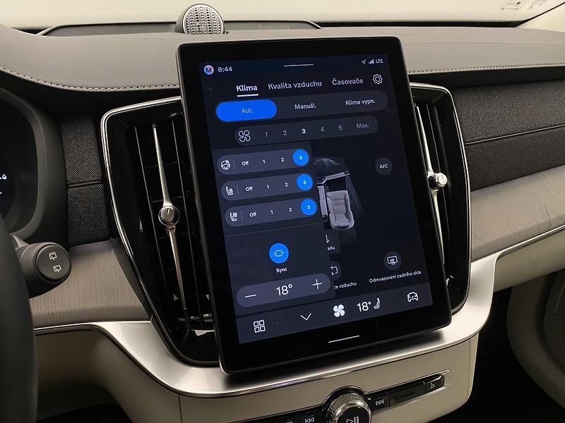 Volvo XC90 T8 AWD RECHARGE BRIGHT PLUS 7m - fotka 45 z 68