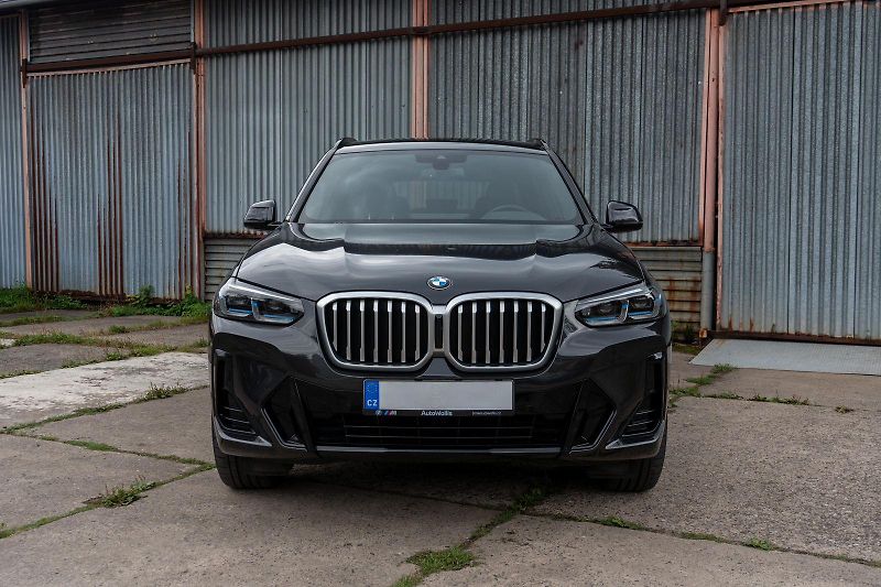 BMW X3  xDrive30d (G01) 210kW DPH CZ - fotka 2 z 15