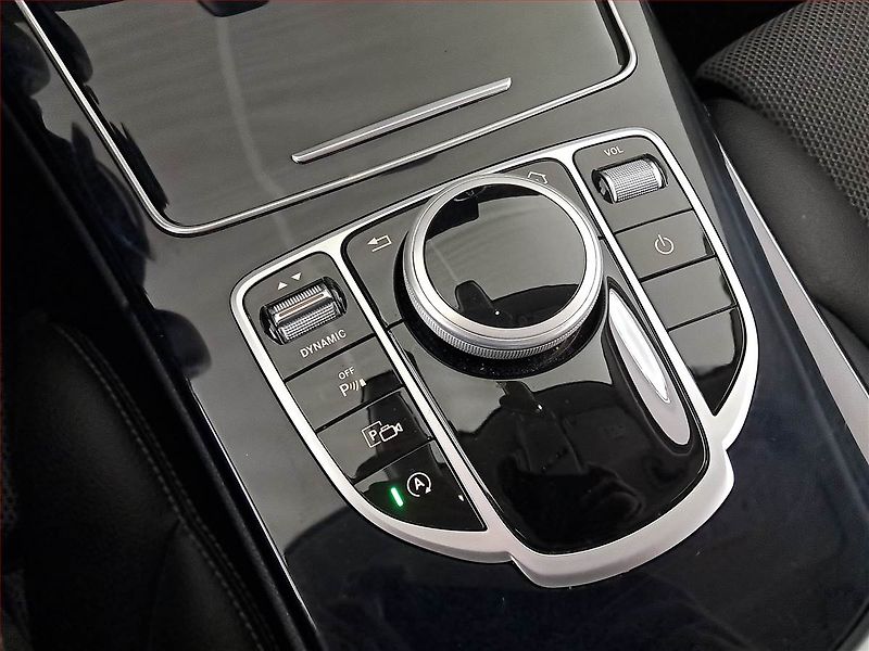 Mercedes-Benz Třídy C (2020) C 200 d - fotka 17 z 18
