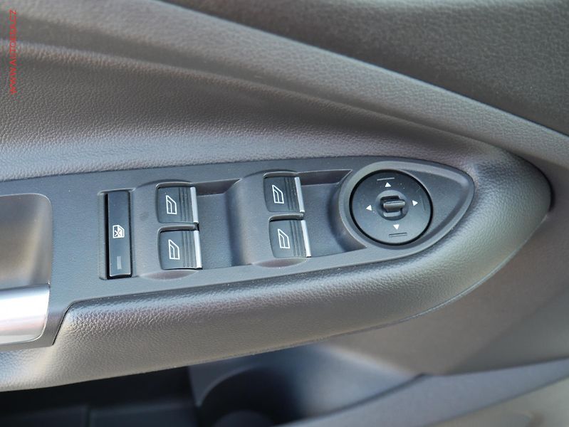 Ford Kuga (2015) 2.0 TDCi 4x4, ČR, AT, park - fotka 11 z 15