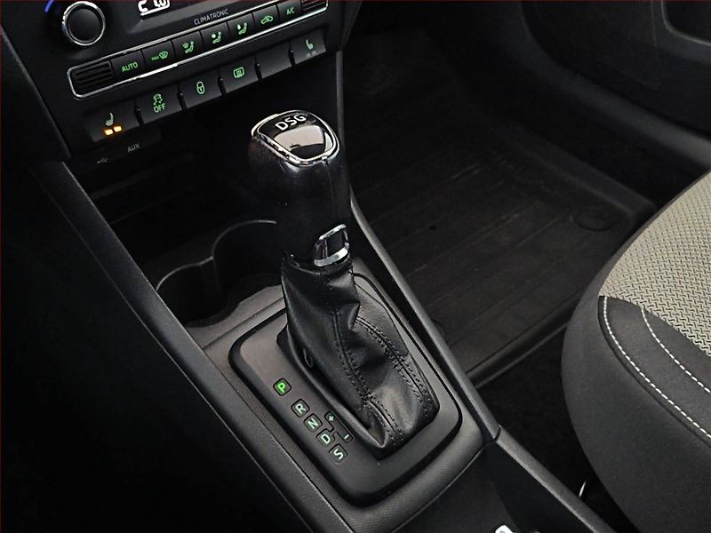 Škoda Rapid (2013) Elegance 1.4 TSI, Automat - fotka 12 z 15