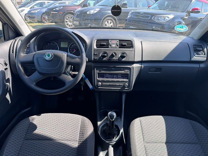 Škoda Fabia (2010) 1,2 TSI 63 KW STK - fotka 25 z 50