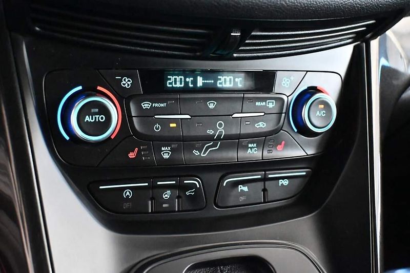 Ford Kuga (2018) 2.0 ST-LINE 4x4 Bi-Xenon Kamer - fotka 18 z 32