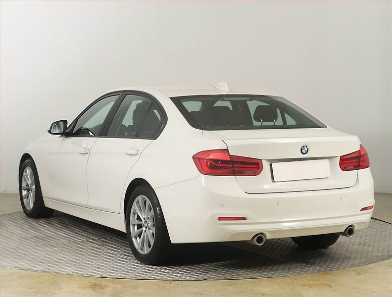 BMW Řada 3 (2018) 340 i xDrive, 4X4, Automat - fotka 4 z 22