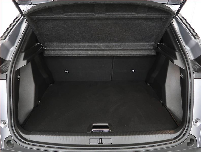 Peugeot 2008 (2022) Allure 1.2 PureTech, Automat - fotka 14 z 25