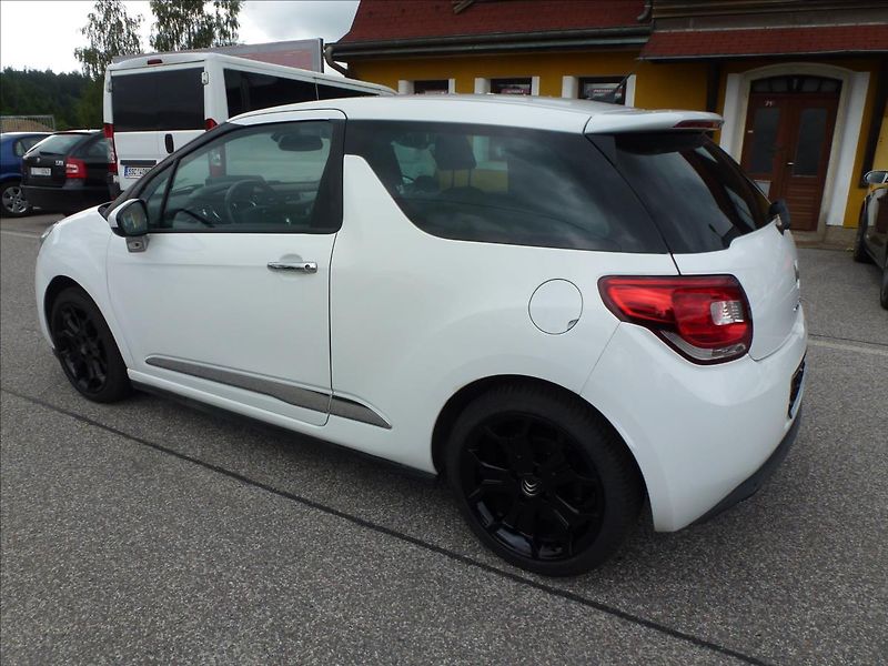 Citroën DS3 1,6 16V VTi THP SportChic - fotka 12 z 51