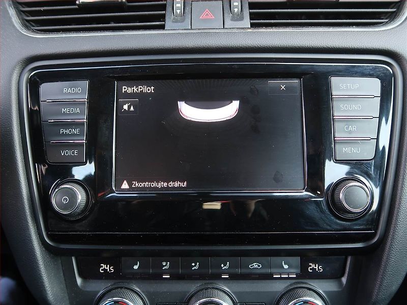 Škoda Octavia (2016) 1.6 TDI, Tempomat - fotka 13 z 16