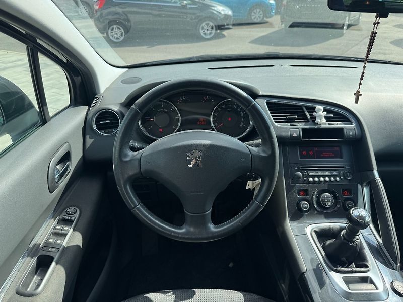 Peugeot 3008 (2010) 1,6 HDI 80 Kw - fotka 14 z 30