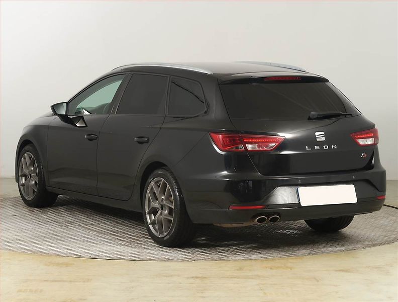 Seat Leon (2015) 2.0 TDI FR, Automat, Navi - fotka 4 z 19
