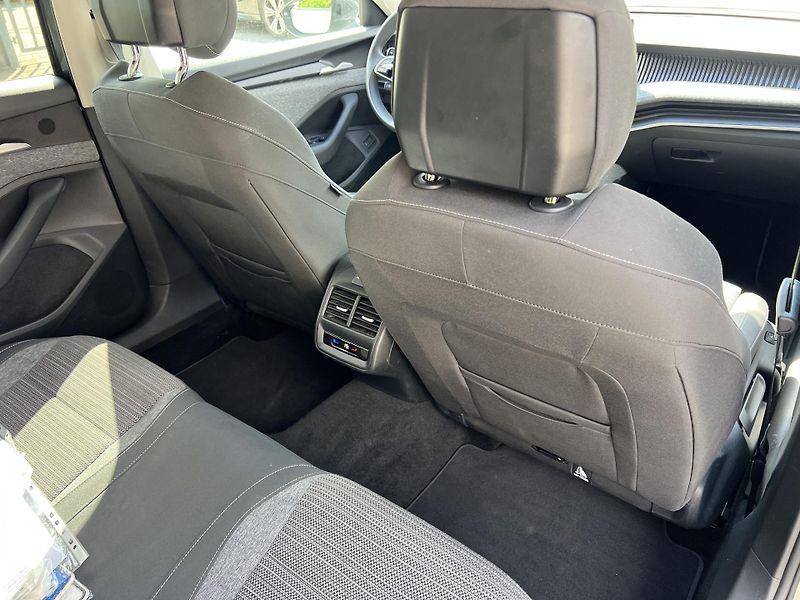 Škoda Superb 2.0 TDi Selection ČR - fotka 13 z 20