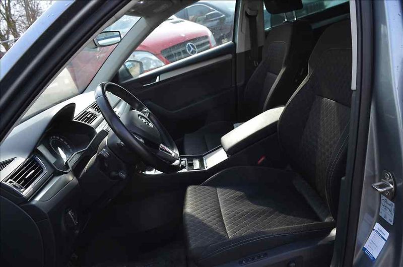 Škoda Superb (2016) III. 2,0 TDI DSG - fotka 15 z 20
