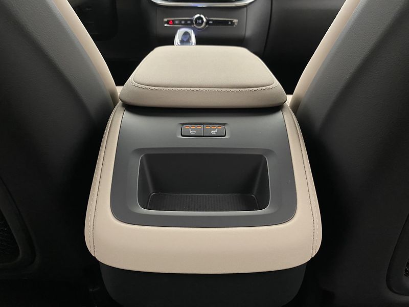 Volvo XC90 (2026) B5 AWD AUT BRIGHT PLUS 7míst - fotka 66 z 66