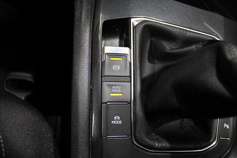 Volkswagen Tiguan 1,5 TSI Active 1.majitel - fotka 28 z 33