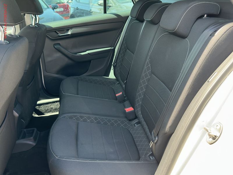 Škoda Fabia (2015) 1.4TDi, ČR, Style, xenon - fotka 10 z 18
