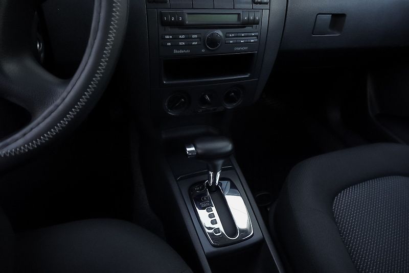 Škoda Fabia 1.4 AUTOMAT - fotka 15 z 21