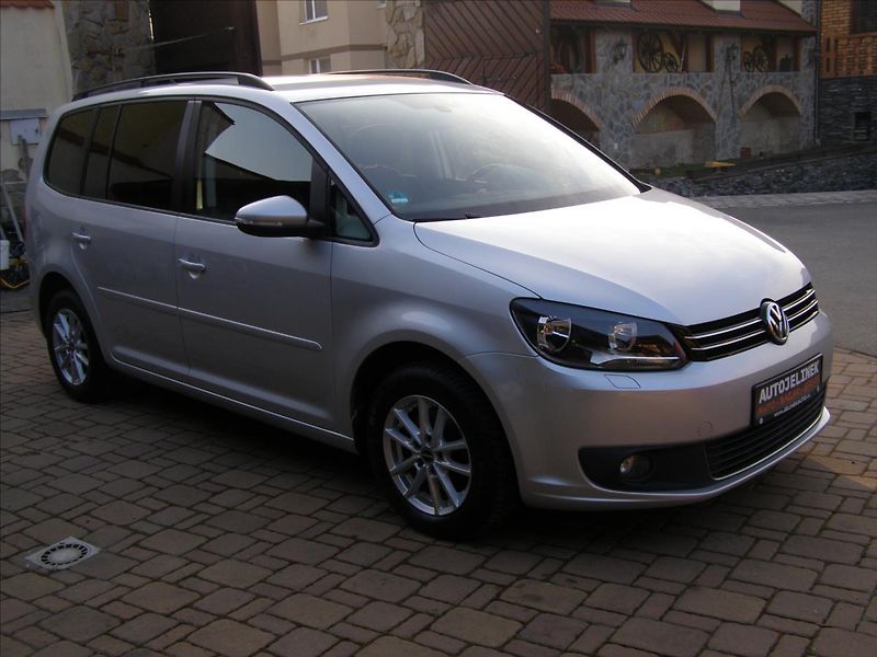 Volkswagen Touran 1,2   77KW REZERVACE - fotka 7 z 39