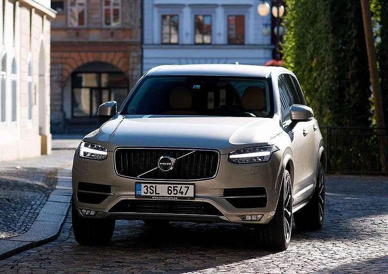 Volvo XC90.