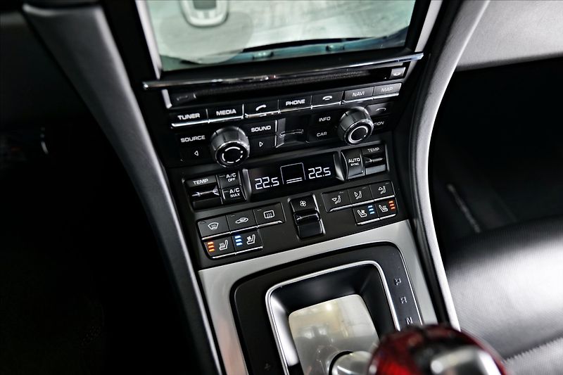Porsche 911 Turbo / BURMESTER /CHL.SED - fotka 19 z 25