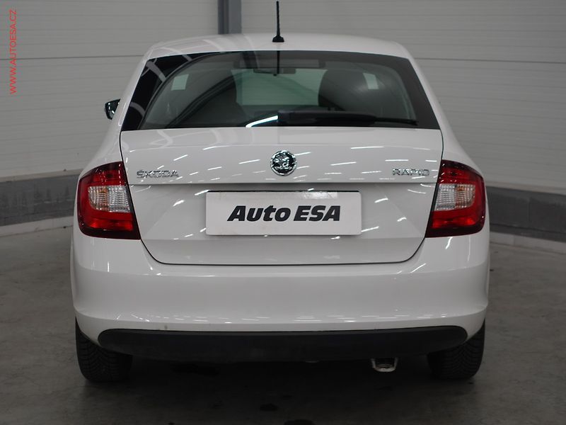 Škoda Rapid (2017) 1.0TSI, ČR, AC, park.asist - fotka 5 z 16
